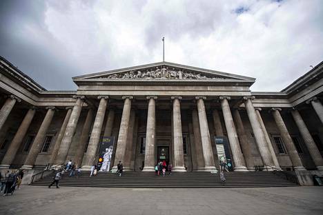 British Museumin pääsisäänkäynti Lontoossa. Kuva vuodelta 2019.