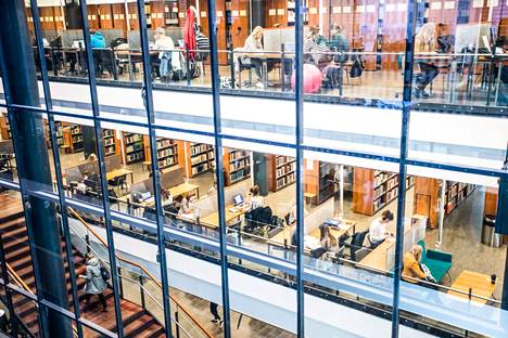 Tampereen yliopisto sai uuden kirjastorakennuksen 15 vuotta sitten. Nyt mietitään, tarvitseeko 2020-luvun yliopisto sellaista.