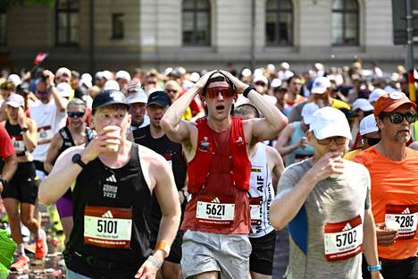 Competitors tried to cool down at the Stockholm Marathon in early June.