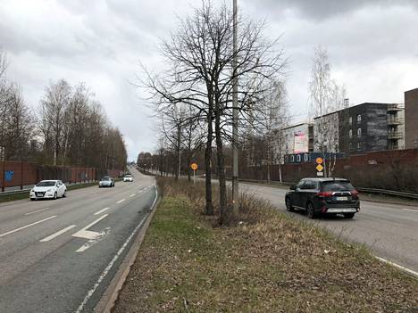 Kuva Itäväylästä Vartioharjussa Vehkalahdentien kohdalla, jossa ollaan juuri rakentamassa uusia kerrostaloja. 