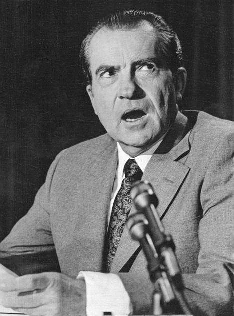 Joukkoja kotiutetaan, lentokoneita ei, vakuutti presidentti Richard Nixon torstaiaamuna.