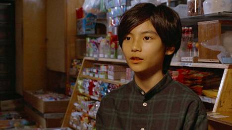 Elokuvassa poikaa näyttelevä Jyo Kairi kertoo dokumentissa, miten ohjaaja toimi lasten kanssa kuvauksissa.