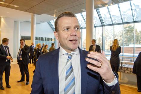Kokoomuksen puheenjohtaja Petteri Orpo aikoo sijoittaa osakesäästötilille.