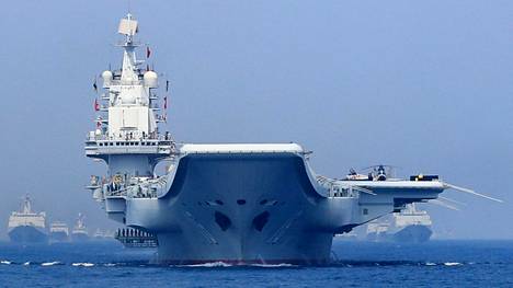 Kiista Etelä-Kiinan merellä käy taas kuumana: Yhdysvaltojen sota-alukset purjehtivat saarten läheltä, Kiina harjoitteli pommikoneilla