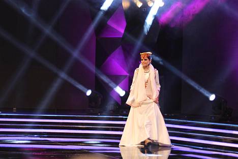 Zulala Hashemi, 18, oli ohjelman historian ensimmäinen naisartisti Afganistanin suositun laulukilpailuohjelman finaalissa.
