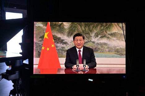 Kiinan johtaja Xi Jinping esiintyi maailmalle ruudun välityksellä Maailman talousfoorumin avajaisissa.