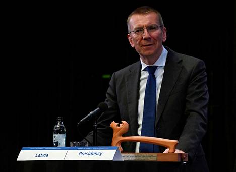 Latvian ulkoministeri ja presidenttiehdokas Edgars Rinkēvičs arvosteli valvontaviranomaisen päätöstä sakottaa Tvnetiä.
