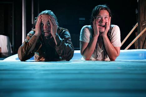 Jan Korander ja Krista Kosonen Vanja-eno-näytelmässä Klockriketeaternissa vuonna 2011. 