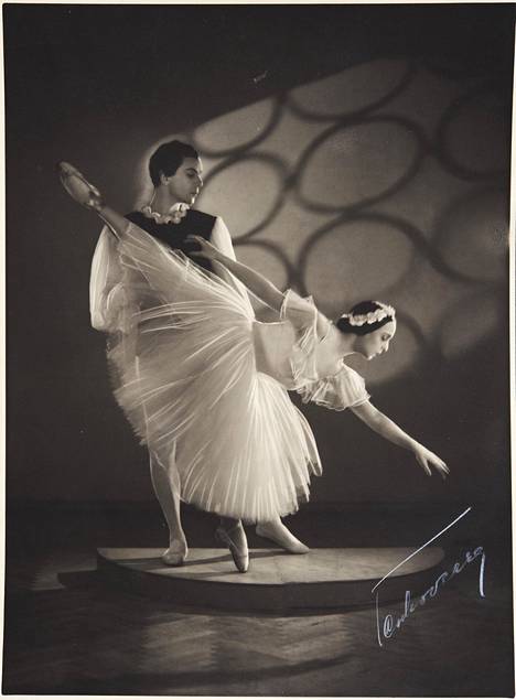 Balettitanssijat Lucia Nifontova ja Kari Karnakoski 1930-luvulla.