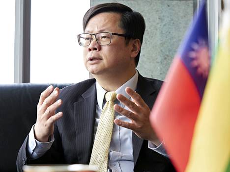 Taiwanin edustuston johtaja Eric Huang Liettuan pääkaupungissa Vilnassa.
