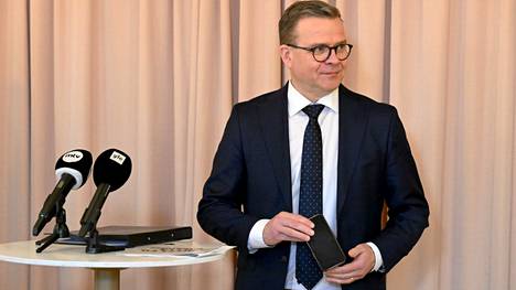 Kokoomuksen puheenjohtaja, pääministeri Petteri Orpo kokoomuksen eurovaaliohjelman julkistustilaisuudessa Helsingissä huhtikuun lopussa.