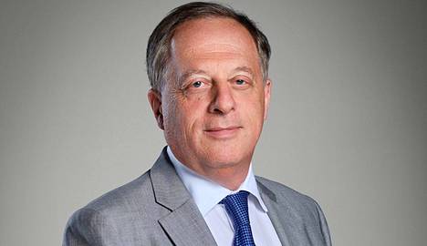 Richard Sharp on BBC:n hallituksen puheenjohtaja.