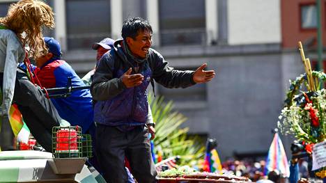 Bolivian senaatti hyväksyi lakiesityksen uusista vaaleista, mielenosoituksissa laantumisen merkkejä