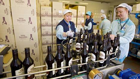 Viinatehdas Livikon tuotannosta suomalaisille tutuimmat tuotteet ovat Viru Valge ja Vana Tallinn.