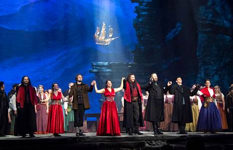 Applause time: from left, Tommi Hakala, Petra Porspakka, Jussi Myllys, Johanni van Oostrum, Tommi Hakala, Timo Riihonen, Joel Annmo and Tiina Penttinen.