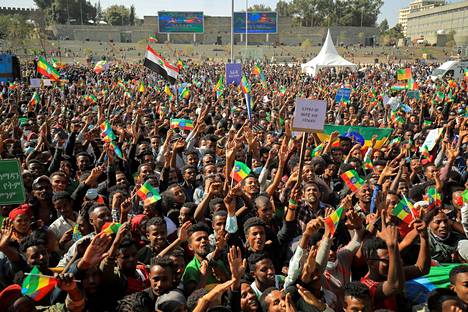 Etiopian pääministeri Abiy Ahmedin tukijat kokoontuivat sunnuntaina mielenosoitukseen Addis Abebassa. 