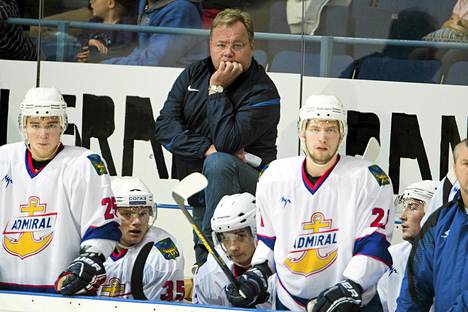 Hannu Jortikka jääkiekon harjoitusottelussa Espoon Blues vs. Admiral Vladivostok Barona areenalla viime elokuussa.