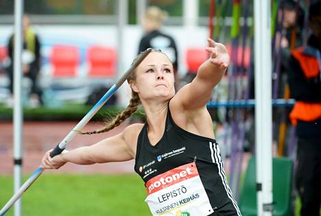 Yleisurheilu | Keihäsennätystään kesäkuussa neljällä metrillä parantanut Janette Lepistö oli kovassa vireessä Seinäjoella – heitti uransa toiseksi parhaan kilpailun