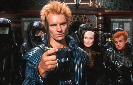 Sting (vas.), Siân Phillips ja Jack Nance David Lynchin Dyyni-elokuvassa vuodelta 1984.