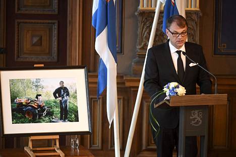 Pääministeri Juha Sipilä esittää muistosanat presidentti Mauno Koiviston valtiollisten hautajaisten muistotilaisuudessa Säätytalolla Helsingissä.