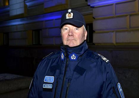 Helsingin poliisin viestintäjohtajan Juha Hakolan lahjonta- ja virkarikosepäily tuli julki viime viikolla.