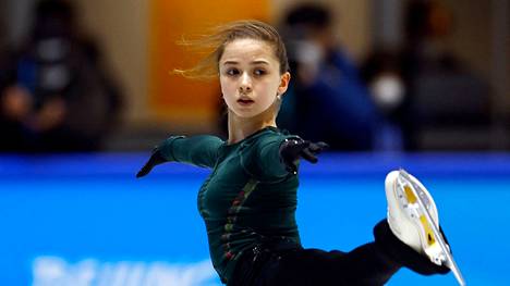 Kamila Valijeva on yksi Pekingin olympialaisten kuumimmista puheenaiheista.