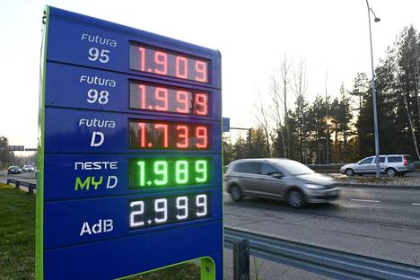 Polttoaineiden hinnat ovat olleet ennätyskorkealla loppusyksystä lähtien. Tällaisia litrahintoja nähtiin jo Neste Oililla Malmilla Helsingissä marraskuun alussa.