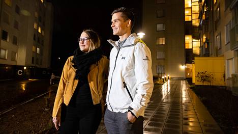 Ida-Kaisa Isoviita ja Akseli Lahdensuo asuvat tällä hetkellä Vantaan Martinlaaksossa, mutta tarkoitus on muuttaa Helsingin Pasilaan.