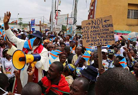 Kinshasassa järjestettiin mielenosoitus väkivaltaisuuksien lopettamiseksi sunnuntaina 4. joulukuuta.