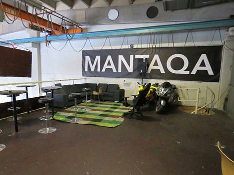 Mantaqa-jengin tilat ovat sijainneet Espoon Leppävaarassa autokorjaamon yhteydessä.