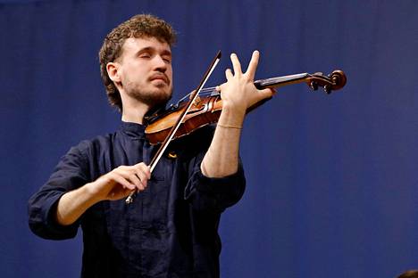 Kasmir Uusitupa Sibelius-viulukisassa. Artikkelin kuvat alkukilpailun esityksistä.