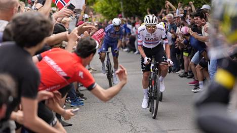Giro d’Italiassa nähtiin outo vaaratilanne. Kuva kilpailun ensimmäiseltä etapilta. 