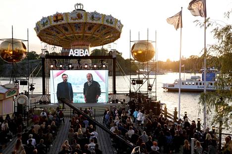 Björn Ulvaeus ja Benny Andersson näkyivät livestriimattuna Lontoosta Abban paluun julkistamistilaisuudessa Gröna Lundissa Tukholmassa.