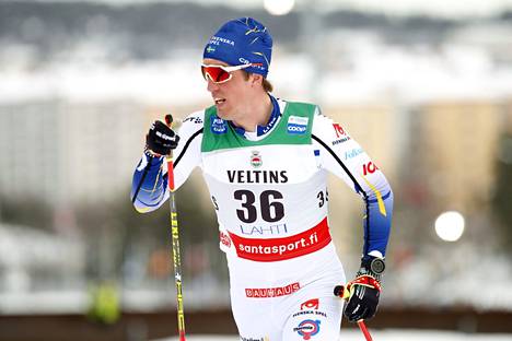 Ruotsin Calle Halfvarsson oli miesten 15 kilometrin kilpailun suurin yllättäjä. Kuva Lahden maailmancupista 27. helmikuuta 2022.