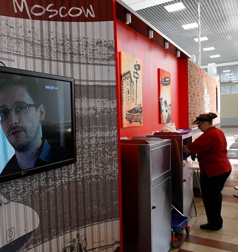 Edward Snowdenia on etsitty viimeisten kahden viikon aikana monesta paikasta, muun muassa Šeremetjevon lentokentältä, jonka transit-alueella hänen on arveltu odottavan turvapaikkatarjouksia.