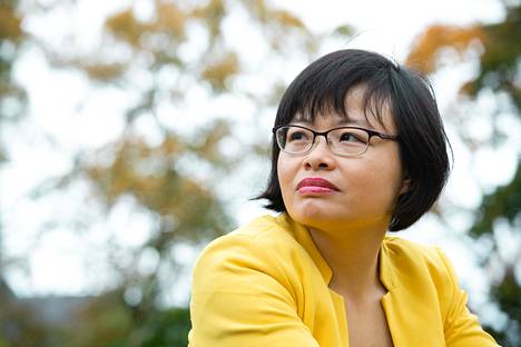 Helsingin yliopiston Kiinan tutkimuksen professori Julie Chen on huolissaan etäopetuksen aiheuttamista vaaroista kiinalaisille opiskelijoilleen.