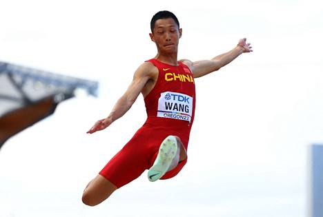 Kiinan Jianan Wang hyppäsi pituuskultaa viimeisellä hypyllään.