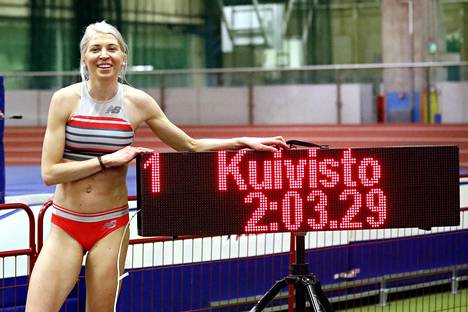 Sara Kuivisto rikkoi peräti 21 vuotta vanhan naisten 800 metrin juoksun Suomen halliennätyksen.