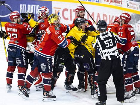 HIFK ja KalPa pelasivat perjantaina tunteikkaan ottelun Kuopiossa. IFK:n kultakypärä Eetu Koivistoinen laukoi joukkueensa 1–1-tasoituksen rangaistuslaukauksesta.