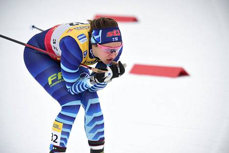 Katri Lylynperä vapaan hiihtotavan kymmenen kilometrin kilpailussa Rukalla 29. marraskuuta 2020.