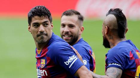 Jalkapallo | Luis Suárez osui kahdesti, mutta mestaruus lipeää Barcelonan käsistä