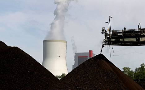 Puola on yksi maista, joka on luvannut luopua hiilen käytöstä energiantuotannossa. Kuvassa hiilivoimaa käyttävä Turowin voimalaitos Bogatyniassa 15. kesäkuuta.