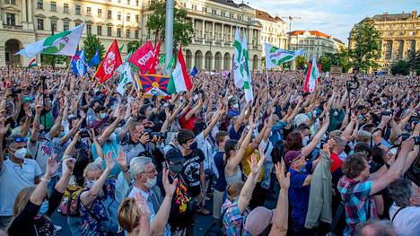 Unkari | Tuhannet vastustivat Budapestiin suunniteltua kiinalaista yliopisto­kampusta