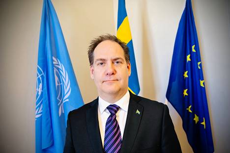 Kenneth G. Forslund pitää tärkeänä, että Ruotsi etenee Nato-kysymyksessä Suomen kanssa samaan tahtiin.