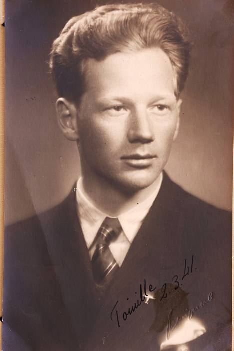 Nils Katajainen kuvattuna vuonna 1941.