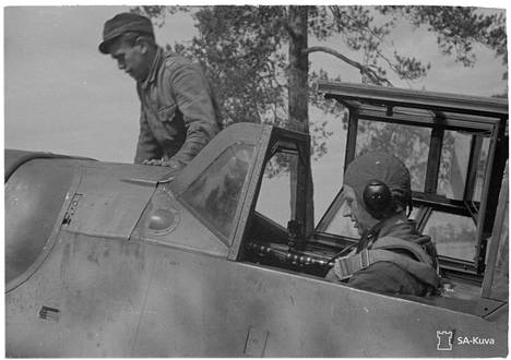 Vääpeli Nils Katajainen lähdössä torjuntalennolle Messerschmitt 109 -hävittäjällään Lappeenrannassa 30. kesäkuuta 1944.