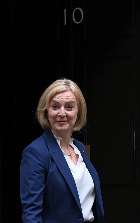 Liz Truss Downing Street 10:n edustalla Lontoossa 7. syyskuuta.