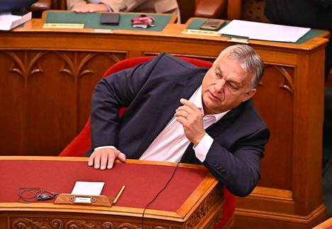 Unkarin pääministeri Viktor Orbán seurasi äänestystulosta Unkarin parlamentissa tiistaina.