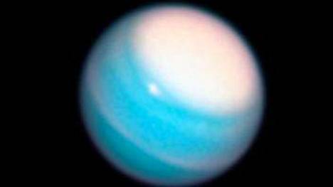 Avaruusteleskooppi Hubble sai uusia kuvia Uranuksen ja Neptunuksen myrskyistä