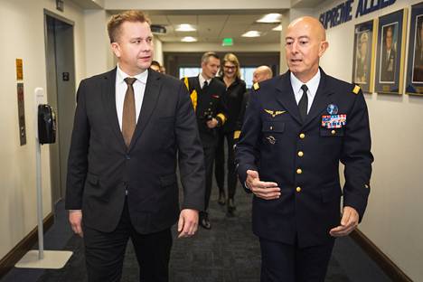 Puolustusministeri Antti Kaikkonen tapasi Yhdysvalloissa muun muassa Naton transformaatioesikunnan komentajan, kenraali Philippe Lavignen. 